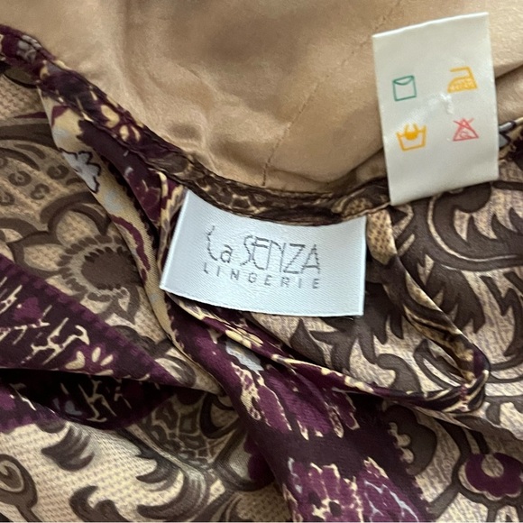 Stunning!! Vintage 💯 Silk hooded robe in  purple and gold - Picture 8 of 9